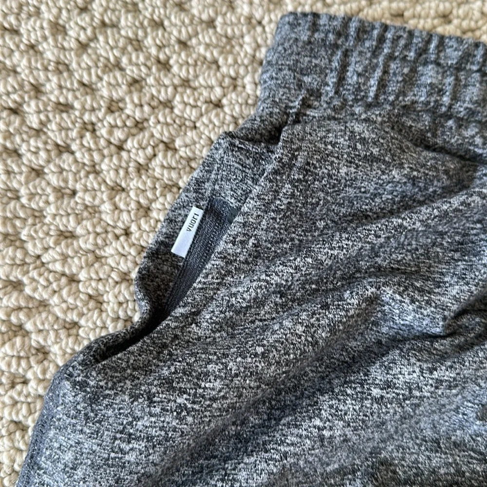 Vuori 2.5” Women's Charcoal Athletic Shorts - Picture 2 of 5